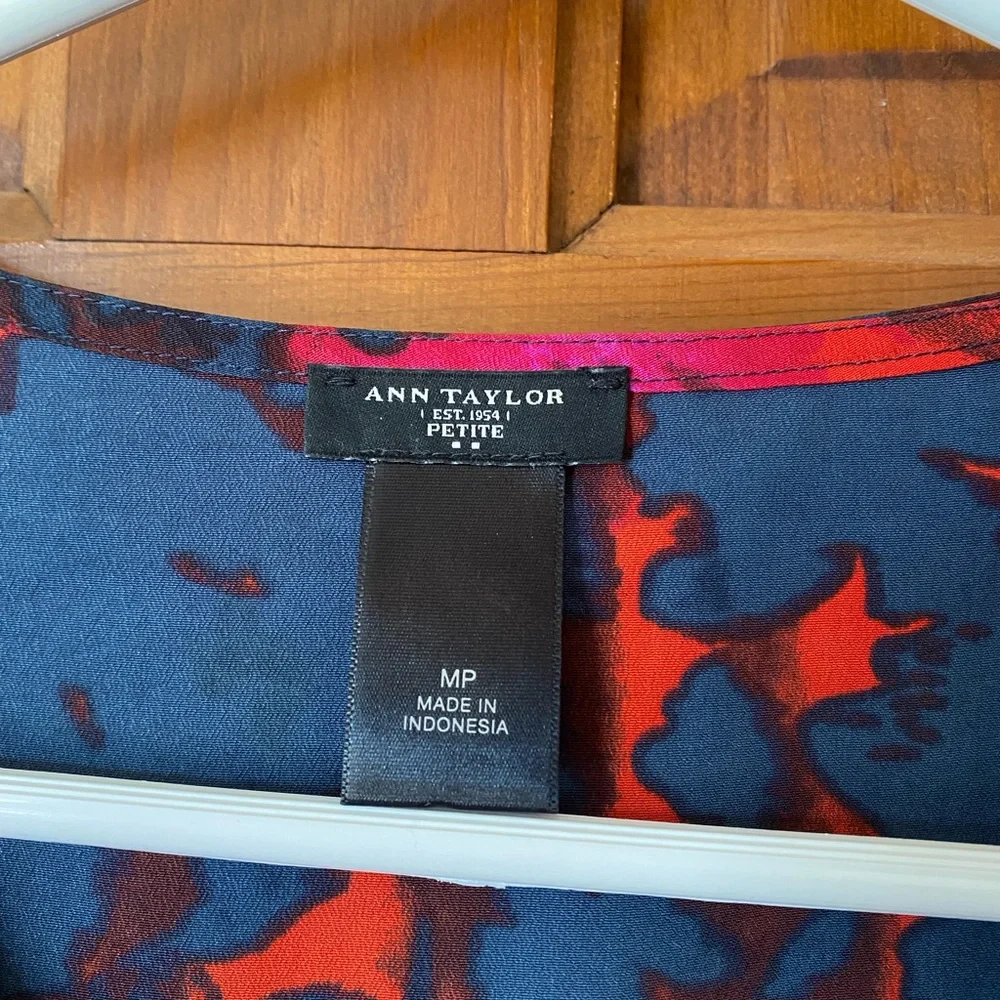 Ann Taylor Sleeveless Blouse - Picture 3 of 3